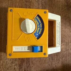 Vintage 1980 Fisher-Price Wind-Up Musical Radio 793 When You Wish Upon A Star